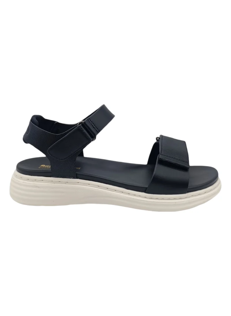 باتا صنادل بنعل مرتفع وأشرطة قابلة للتعديل